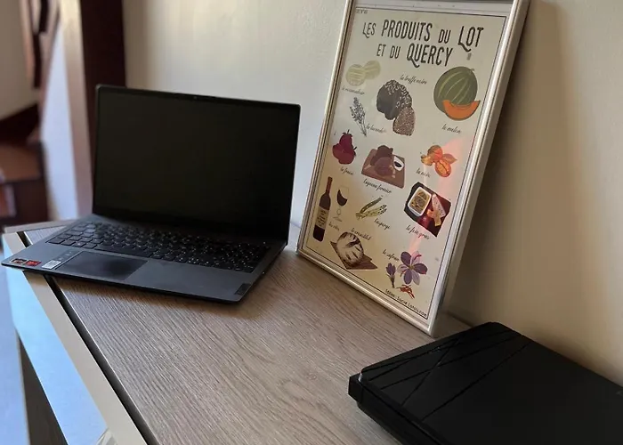 Medieval Le De La Rue Droite 3 Martel